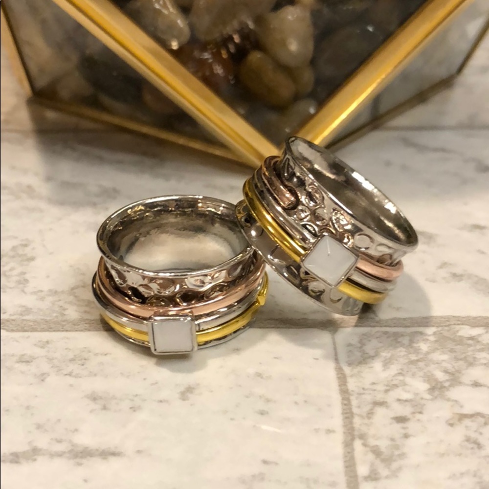Faux opal fashion fidget ring ONLY 7.5 left
